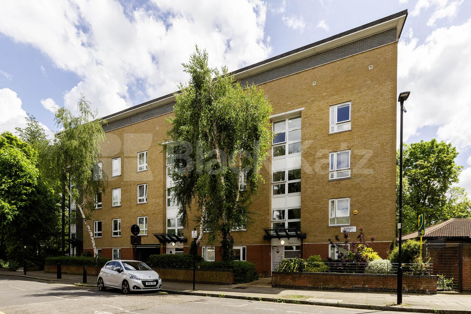 Bright 2-bedroom flat on Ramsey Walk N1 — balcony, wood floors & modern bathro Ramsey Walk, Islington / Canonbury 